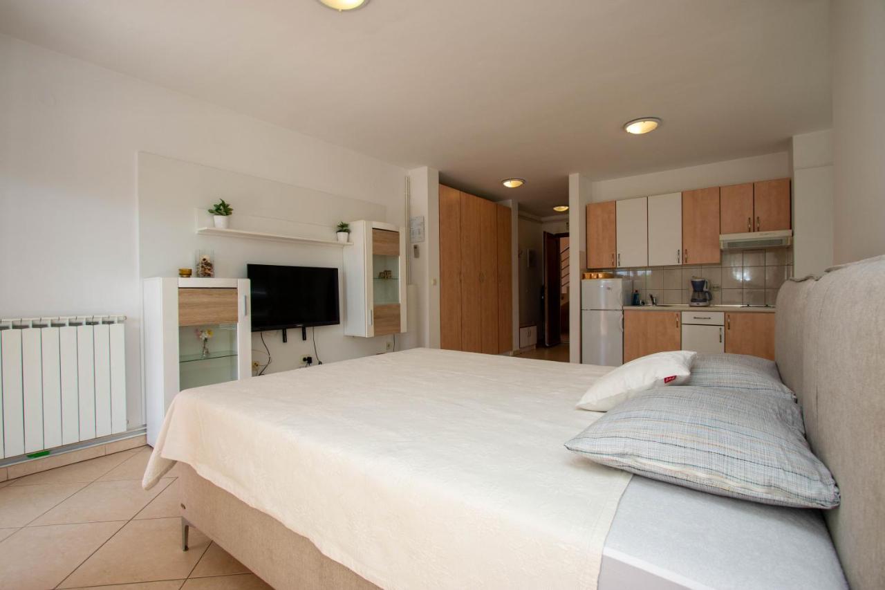 Apartments Matas Sukošan Extérieur photo