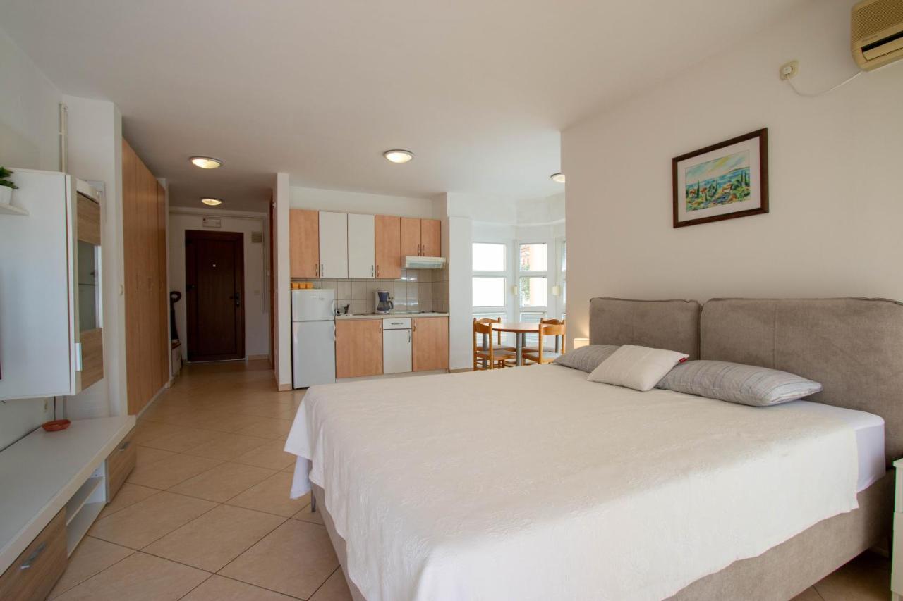 Apartments Matas Sukošan Extérieur photo