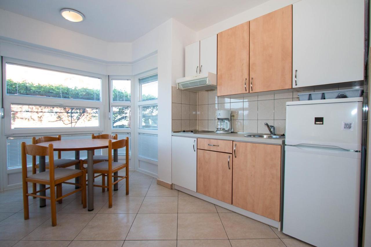 Apartments Matas Sukošan Extérieur photo