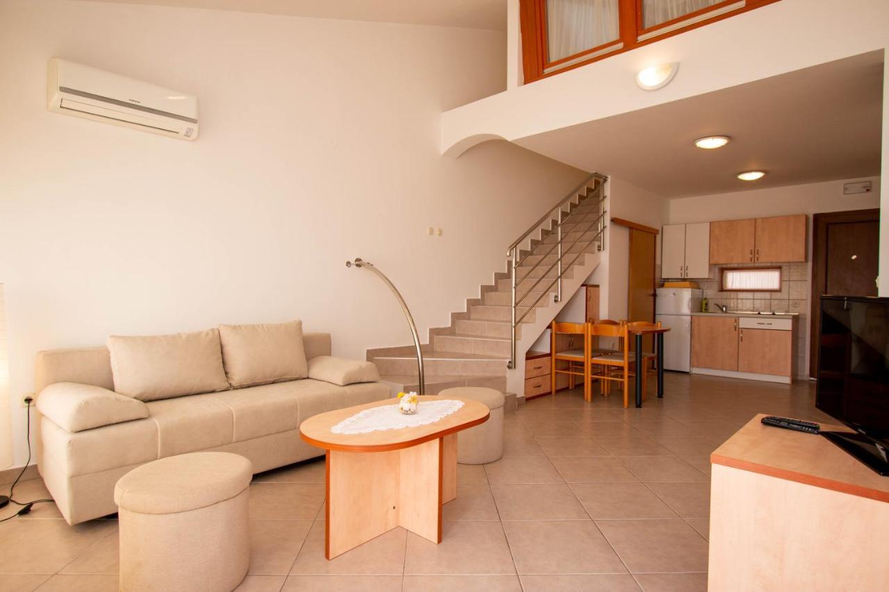 Apartments Matas Sukošan Extérieur photo